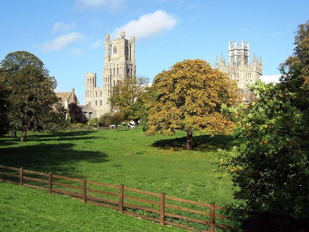 Poets House Ely Exterior foto